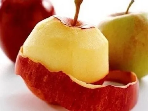 Đừng gọt vỏ táo, nếu vứt đi bạn sẽ bỏ lỡ 5 lợi ích tuyệt vời này