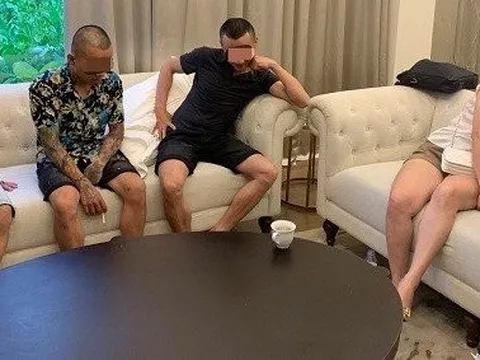Bắt quả tang 2 cô gái cùng 3 người đàn ông mở “tiệc ma túy" tại khu nghỉ dưỡng