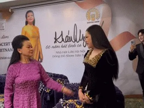 Như Quỳnh vui mừng khi gặp danh ca Khánh Ly ở Hà Nội