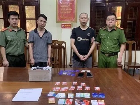 Bắt 2 kẻ cho thuê tài khoản ngân hàng rồi chiếm đoạt tiền chuyển đến