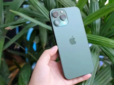 iPhone SE 2022 giảm giá mạnh, loạt iPhone 11, iPhone 13 Pro Max sắp đón bão giá