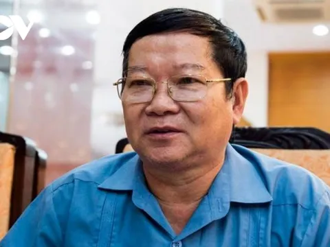 Khi một chữ ký có thể ra rất nhiều tiền, người ta sẽ phải chạy chức bằng được