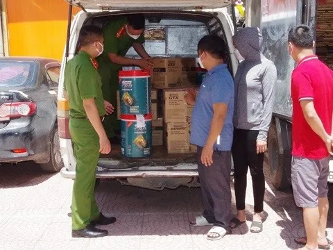 Phá xưởng sang chiết dầu nhớt giả quy mô lớn ở Hải Dương