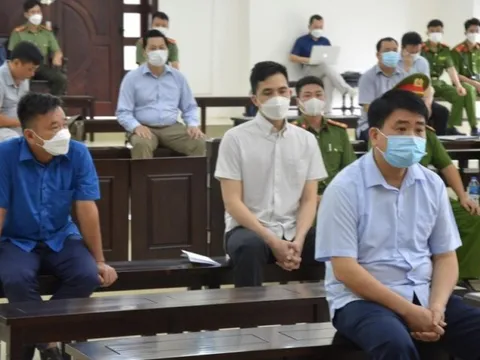 ông Nguyễn Đức Chung cùng các bị cáo được xem xét giảm nhẹ hình phạt