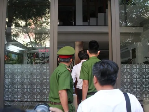 Chùm ảnh: Công an bắt Giám đốc CDC Đà Nẵng liên quan đến Việt Á