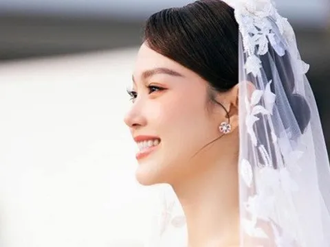 Minh Hằng: Em muốn mình là đóa hoa duy nhất của cuộc đời anh