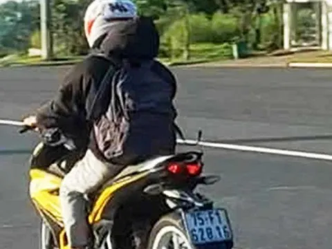 Xử phạt nam thanh niên chạy xe máy 'lạc' vào hầm Hải Vân