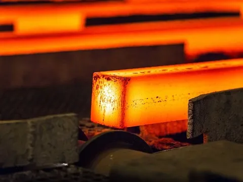 Chỉ sau vài tháng, Hòa Phát (HPG) mất hơn 5 tỷ USD vốn hóa, bằng tổng 5 ngân hàng cộng lại