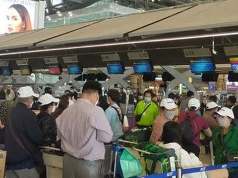 Khách bay quốc tế tăng vọt hơn 45% sau 1 tháng