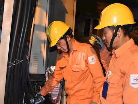 EVNHANOI khuyến cáo tiềm ẩn sự cố lưới điện do nắng nóng