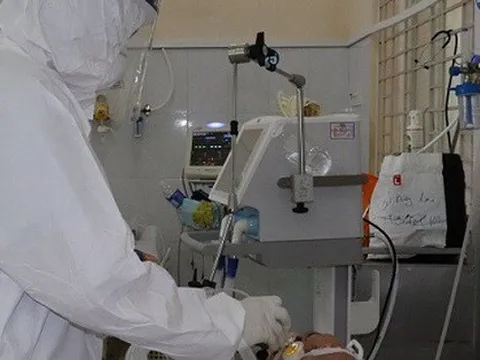 Thầy thuốc công lập đồng loạt xin nghỉ việc, nguyên nhân do đâu?