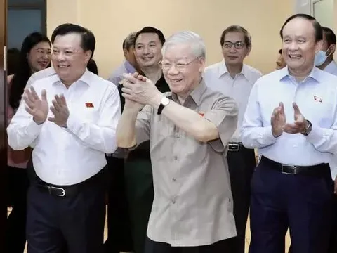 Hình ảnh Tổng Bí thư Nguyễn Phú Trọng tiếp xúc cử tri tại Hà Nội