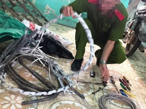 Thủ đoạn của nhân viên quản lý kho cấu kết trộm tài sản của công ty