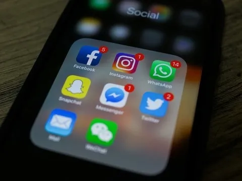 Cảnh báo của Google về phần mềm gián điệp nhắm đến điện thoại sử dụng iOS và Android