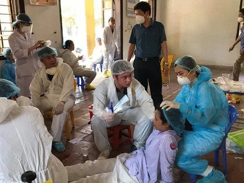 Bác sĩ nghỉ việc ở bệnh viện công: Tôi vẫn chữa bệnh, cứu người, nên không có gì hổ thẹn