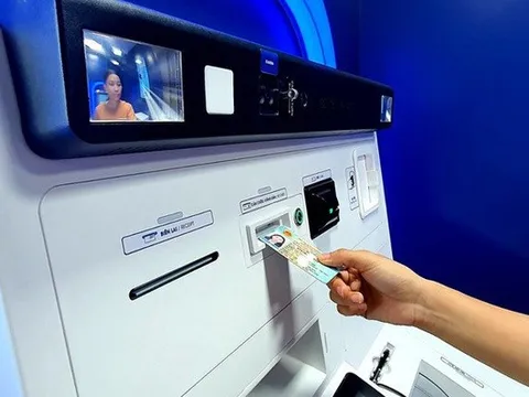 Lo ngại tăng phí khi giao dịch ATM bằng căn cước công dân