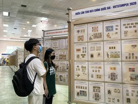 Những người truyền lửa đam mê chơi tem cho Gen Z