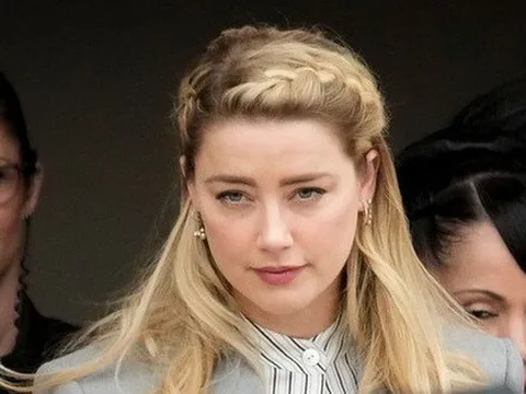 Bị công chúng quay lưng, Amber Heard lên kế hoạch viết tự truyện