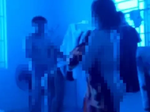 Nữ chủ tịch Hội Phụ nữ xã "không mảnh vải che thân" với chủ tịch xã bị cách chức