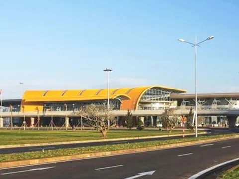 Máy bay từ Đà Lạt tới Hà Nội gặp sự cố lốp vẫn hạ cánh an toàn