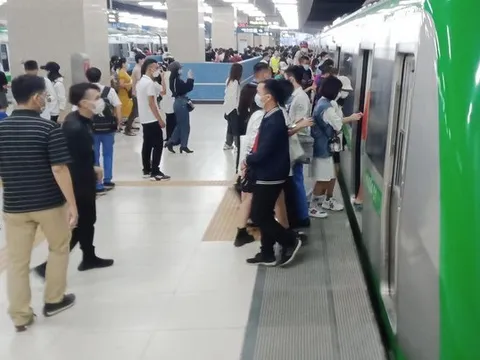 Đường sắt Cát Linh- Hà Đông cho hành khách mang xe đạp gấp lên tàu