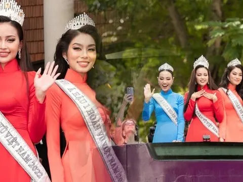 Top 3 Hoa hậu Hoàn vũ Việt Nam diễu hành: Rất đông fan có mặt giữa trưa nắng