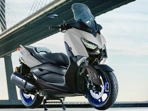 Loạt xe máy giá siêu đắt, ngốn xăng ngang ôtô ở Việt Nam