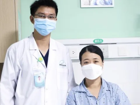 Gắp xương cá đâm thủng ruột non bệnh nhân nữ