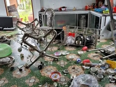 Triệu tập nhóm đối tượng đập phá tài sản của cụ bà 78 tuổi