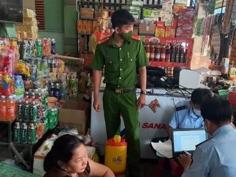 Tây Ninh: Phát hiện 2 hộ kinh doanh giả mạo nhãn hiệu thuốc lá ngoại