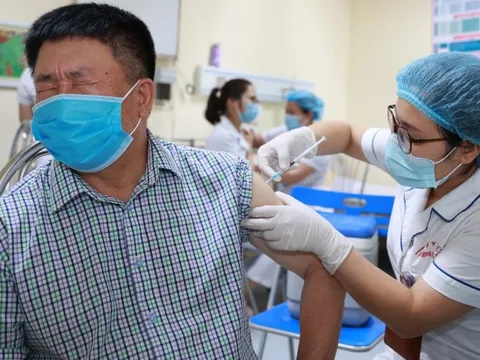 Vì sao cần tiêm mũi 3, mũi 4 vaccine Covid-19? Bác sĩ Việt tại Nhật phân tích chi tiết