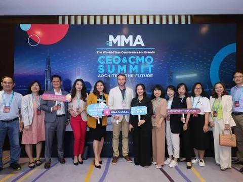 Nhiều chủ đề nóng hổi ngành Marketing được “mổ xẻ” tại CEO & CMO Summit 2022 Hà Nội