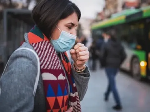 Triệu chứng ở người nhiễm biến chủng BA.5, không phải ai cũng biết