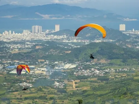 80 phi công tham gia Lễ hội dù lượn Nha Trang năm 2022