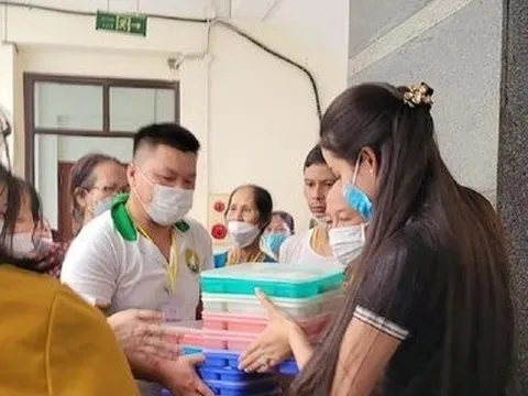 Sao Việt: Vừa về Việt Nam, Phạm Hương đã ghi điểm trong lòng người hâm mộ