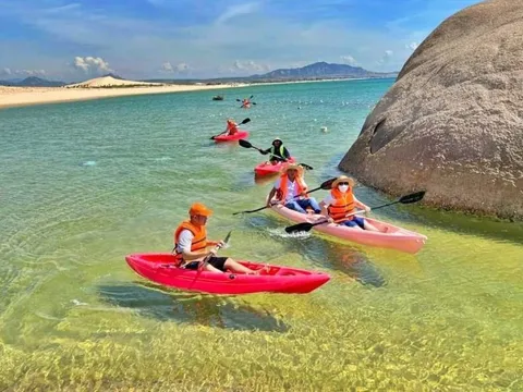 Vừa mừng vừa lo khi du lịch bắt nhịp thần tốc với "bình thường mới"