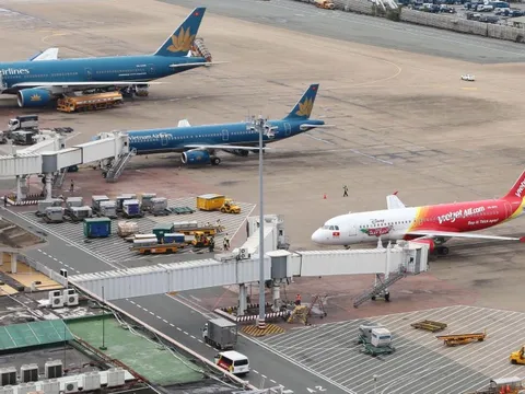 Xử lý việc chậm, hủy chuyến bay dịp cao điểm hè