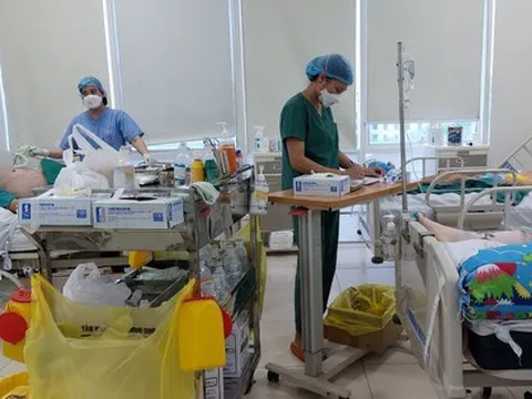 Gia tăng bệnh nhân COVID-19 nhập viện, chuyên gia khuyến cáo điều quan trọng cần làm ngay