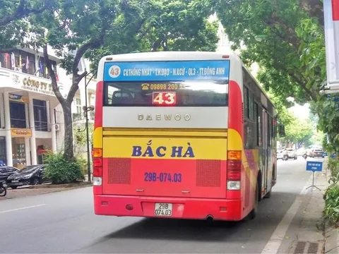 Hà Nội: 57 xe buýt phải dừng hoạt động khiến 200 lao động thất nghiệp