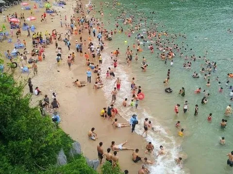 Tạm dừng đưa khách du lịch ra Cát Bà