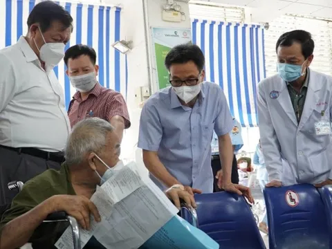 Cần gỡ rối các quy định để giải quyết tình trạng thiếu thuốc cho dân