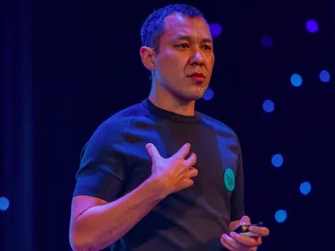 Chủ tịch Coteccons hoàn tất mua thêm sau khi cổ phiếu giảm gần 50% trong 2 tháng, cam kết nhận lương 1 USD: "Hãy kiên nhẫn, những quả ngọt sau này sẽ cùng hái!"