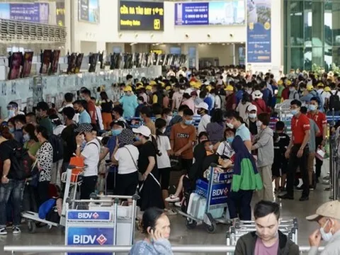 Không để xảy ra tình trạng tăng giá vé máy bay trái quy định