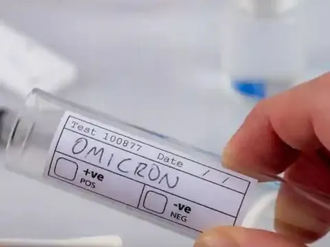 Biến thể phụ Omicron BA.5 có nguy hiểm? 4 nhóm đối tượng dễ bị nặng nếu mắc