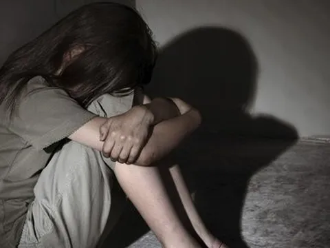 Đà Nẵng: Khởi tố gã cha dượng nhiều lần dâm ô con riêng của vợ