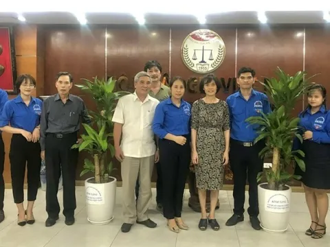 Tuổi trẻ Hội Luật gia Việt Nam hưởng ứng “ngày Chủ nhật xanh”