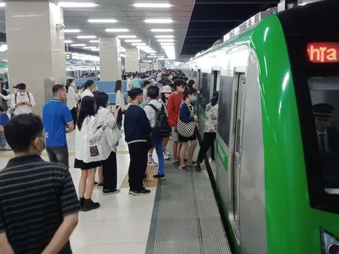 Khách đi tàu Cát Linh - Hà Đông đạt con số 3 triệu, 60% sử dụng vé tháng