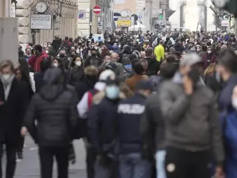 Hơn 110 nước tăng đột biến số người nhiễm COVID-19 do dòng phụ BA.4 và BA.5