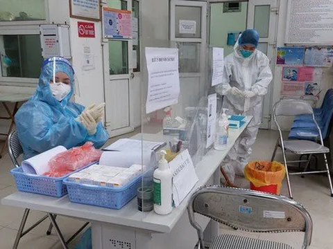 Nhân viên y tế nghỉ việc: ‘7 năm gắn bó, lương chỉ hơn 2 triệu đồng’