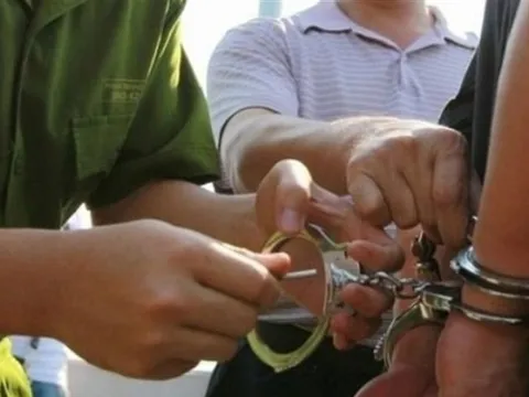 Bắt được đối tượng chém, tưới xăng đốt hàng xóm